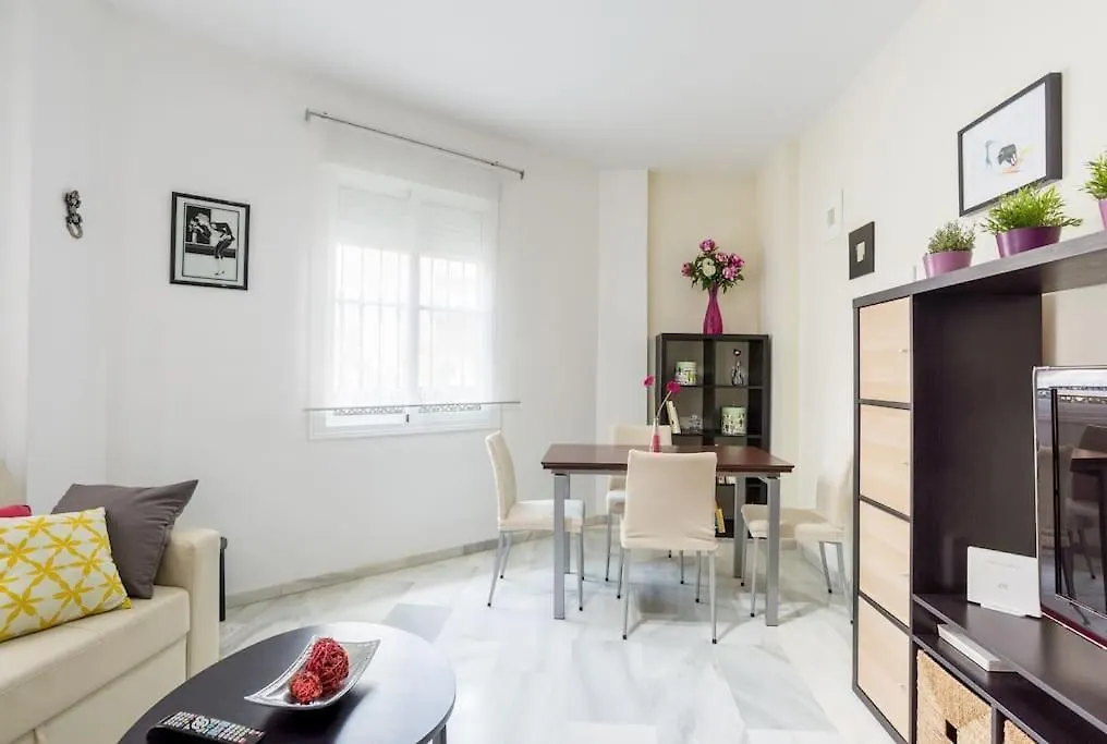 Apartamento Bright, Quiet And Nice Ground Floor In The Center Málaga